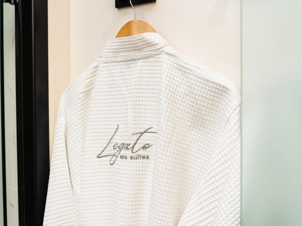 Legato Spa Suites : photo 2 de la chambre one bedroom well-being spa suite with hot tub