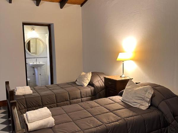 A small cottage in the city : photo 2 de la chambre studio avec vue sur jardin