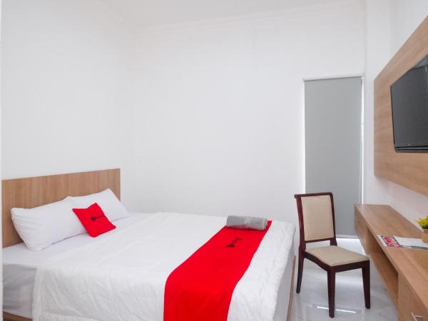 RedDoorz near Sleman City Hall Yogyakarta : photo 5 de la chambre chambre deluxe
