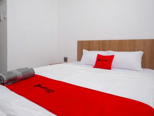 RedDoorz near Sleman City Hall Yogyakarta : photo 2 de la chambre chambre deluxe
