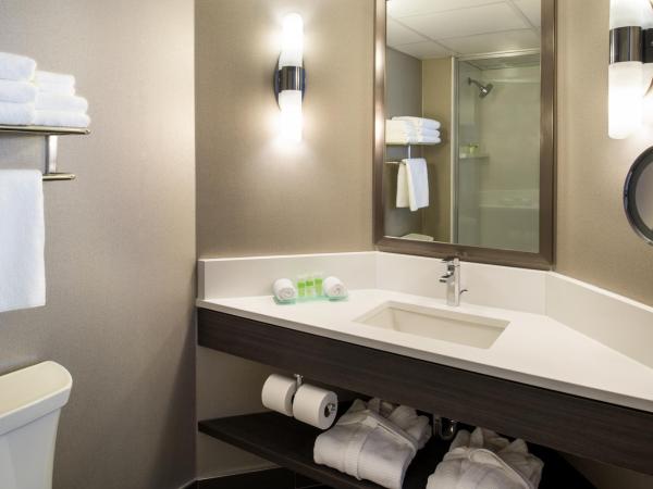 Saskatoon Inn & Conference Centre : photo 3 de la chambre chambre standard avec 2 lits queen-size