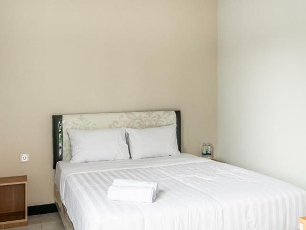 RedDoorz near Puri Indah Lippo Mall 2 : photo 7 de la chambre chambre double