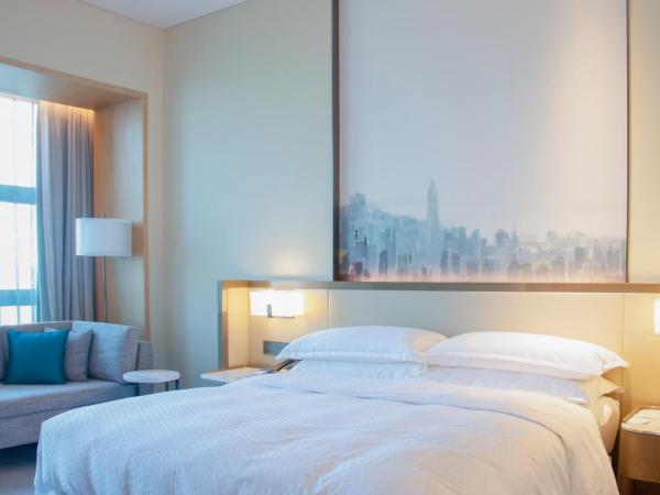Four Points by Sheraton Wuhan, Jiangxia : photo 4 de la chambre chambre lit king-size deluxe - vue sur lac