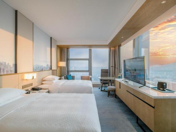 Four Points by Sheraton Wuhan, Jiangxia : photo 1 de la chambre superior corner double room with two double beds