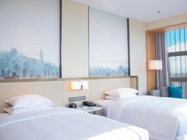 Four Points by Sheraton Wuhan, Jiangxia : photo 2 de la chambre superior corner double room with two double beds