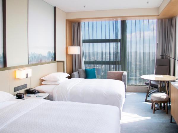 Four Points by Sheraton Wuhan, Jiangxia : photo 4 de la chambre superior corner double room with two double beds