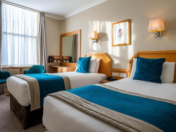 Harcourt Hotel : photo 1 de la chambre hébergement double + simple (3 personnes)