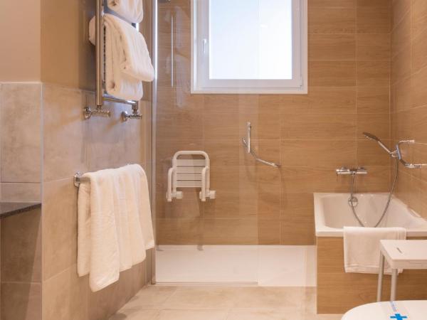 Hotel Avenida : photo 8 de la chambre chambre familiale