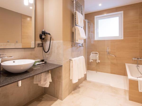 Hotel Avenida : photo 6 de la chambre chambre familiale