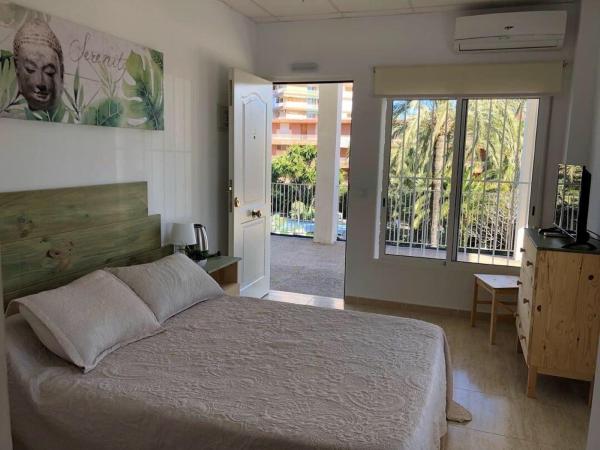 Hostal El Paraiso Playa Alicante : photo 4 de la chambre chambre lit queen-size
