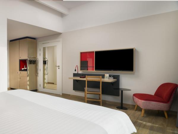 IntercityHotel Muscat : photo 3 de la chambre chambre lit king-size - accessible aux personnes à mobilité réduite