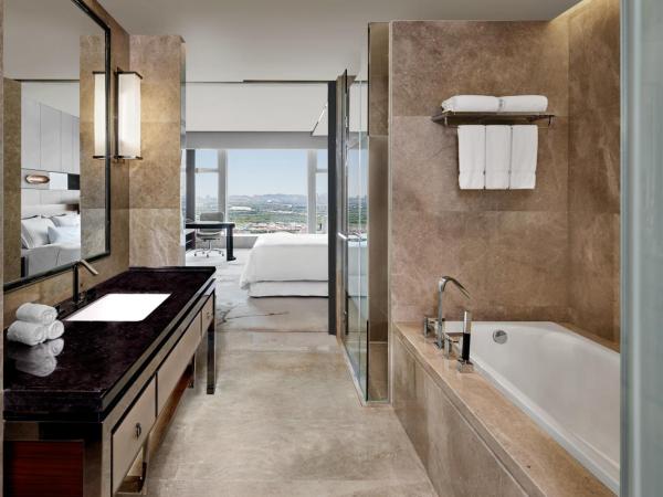 The Westin Pazhou : photo 2 de la chambre chambre lit king-size premium exécutive westin