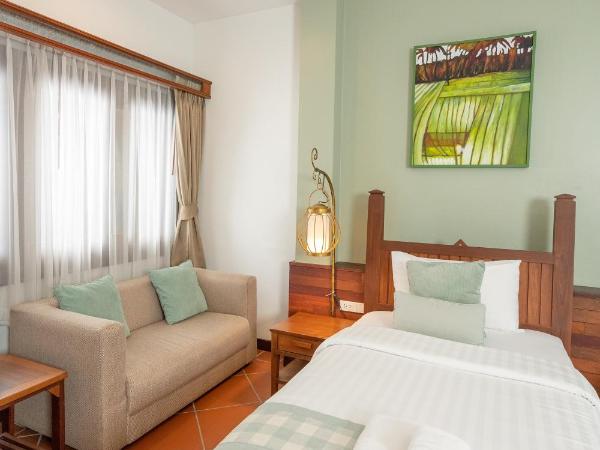 Villa Sanpakoi : photo 4 de la chambre hébergement familial trio - vue sur piscine