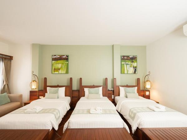 Villa Sanpakoi : photo 2 de la chambre hébergement familial trio - vue sur piscine