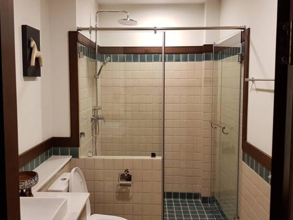 Villa Sanpakoi : photo 7 de la chambre hébergement lit king-size super de luxe - vue sur piscine