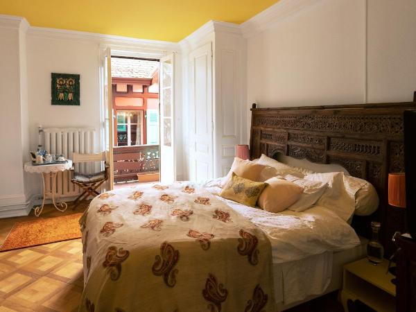 Le Chalet d'Ouchy : photo 2 de la chambre chambre lit king-size avec balcon