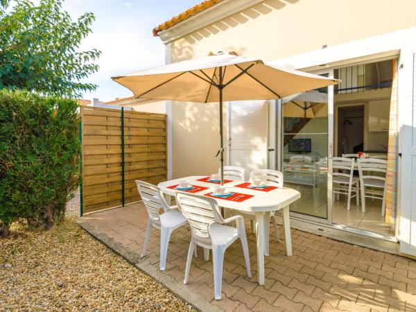 Lagrange Vacances Le Scarlett et Les Soleillades : photo 3 de la chambre appartement 1 chambre (4 adultes)