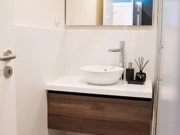 Guest House Jacarandá Faro : photo 8 de la chambre chambre lits jumeaux