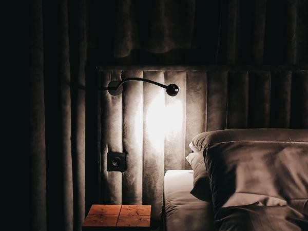 Hotel Noreg : photo 1 de la chambre suite lit king-size avec balcon