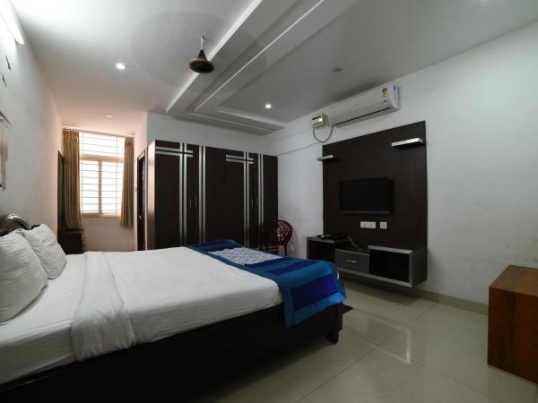 Hitech Shilparamam Guest House : photo 6 de la chambre chambre double