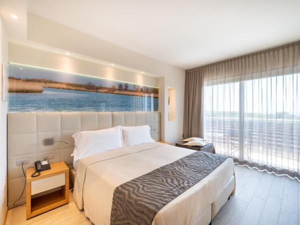 Laguna Park Hotel 4Superior : photo 1 de la chambre chambre standard avec balcon