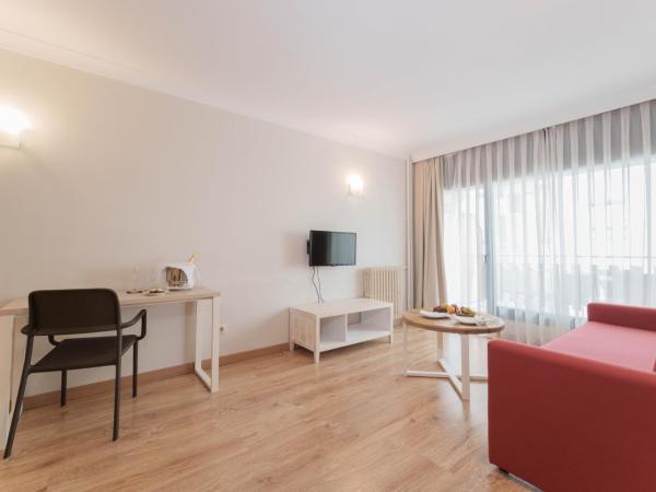 Hotel & Aparthotel Cosmos : photo 4 de la chambre chambre familiale