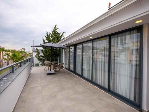 Avion Suite Hotel : photo 8 de la chambre suite avec terrasse