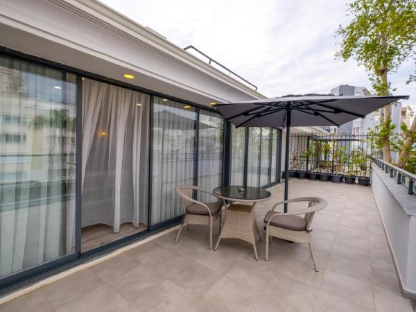 Avion Suite Hotel : photo 5 de la chambre suite avec terrasse