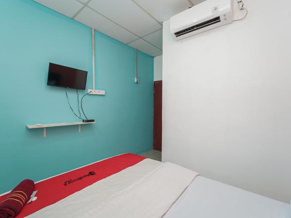 RedDoorz at MN One Residence : photo 2 de la chambre chambre double standard