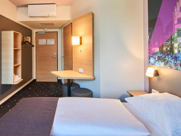 B&B HOTEL Frankfurt-Niederrad : photo 4 de la chambre chambre double
