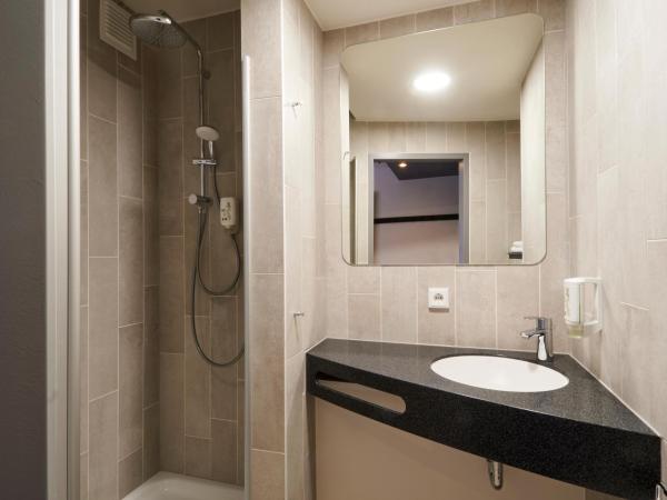B&B HOTEL Frankfurt-Niederrad : photo 3 de la chambre chambre double