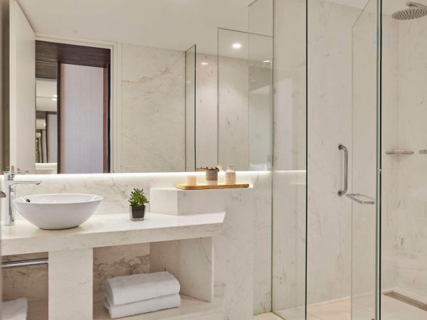 Hyatt Centric Gran Via Madrid : photo 4 de la chambre chambre lit king-size avec vue