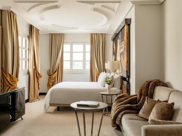 Palacio de los Duques Gran Meliá - The Leading Hotels of the World : photo 2 de la chambre suite junior avec terrasse - red level