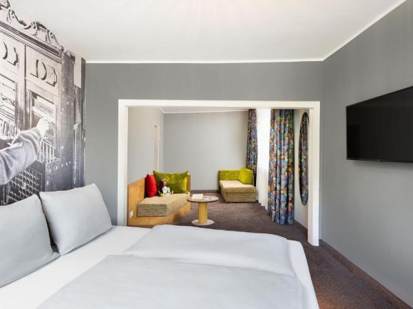 tinyTwice Hotel Bonn : photo 1 de la chambre chambre double confort avec balcon