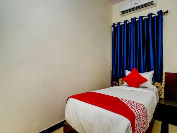 Hotel O Flagship 26817 Gks Residency : photo 7 de la chambre chambre triple classique