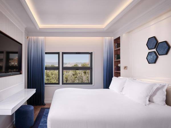 Sofitel Barcelona Skipper : photo 2 de la chambre suite prestige - vue sur ville 