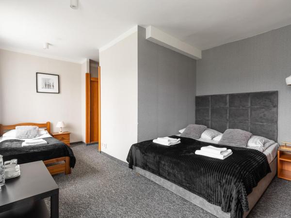 Hotel Helios : photo 2 de la chambre chambre triple confort avec douche