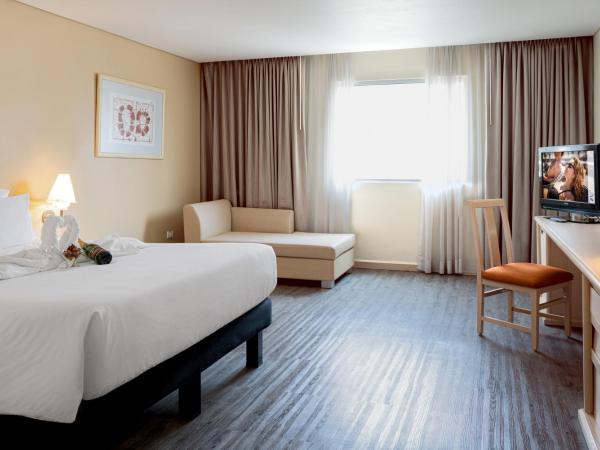 Novotel Monterrey Valle : photo 8 de la chambre chambre supérieure lit queen-size