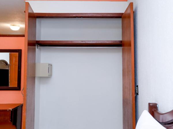 Hotel Avenida Cancun : photo 10 de la chambre chambre supérieure lit queen-size