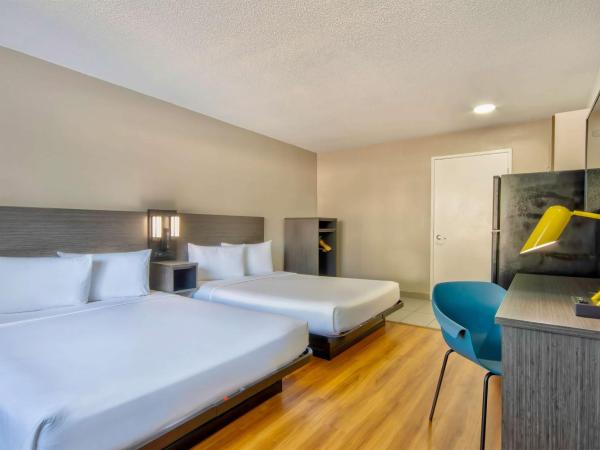 Studio 6-Austin, TX - Midtown : photo 1 de la chambre chambre quadruple - non-fumeurs