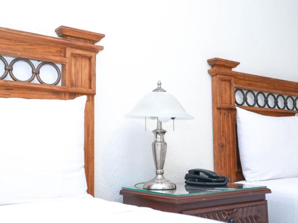 Hotel Avenida Cancun : photo 6 de la chambre chambre lits jumeaux