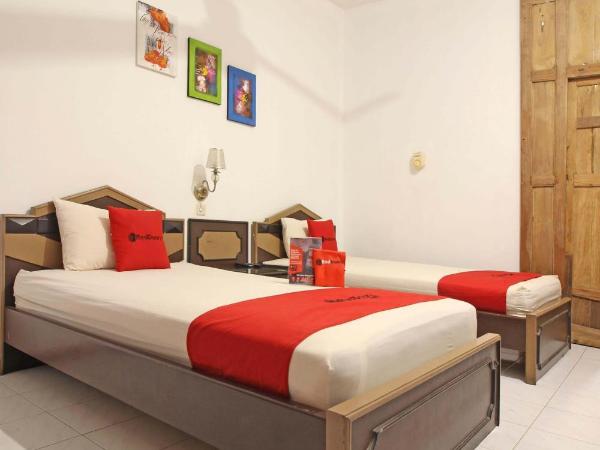 RedDoorz near Pojok Beteng Prawirotaman : photo 8 de la chambre chambre lits jumeaux