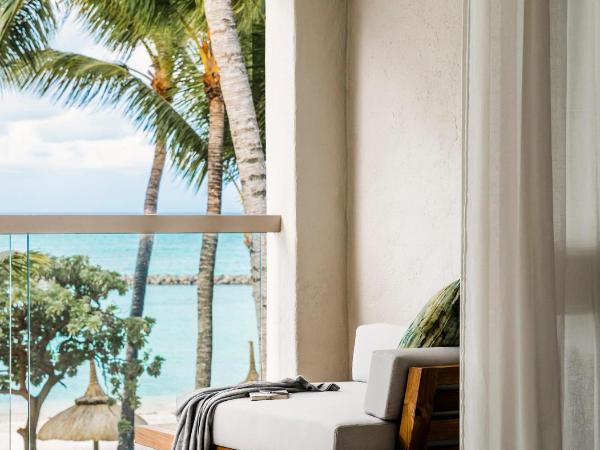 One&Only Le Saint Géran, Mauritius : photo 3 de la chambre hébergement lit queen-size avec balcon - côté plage