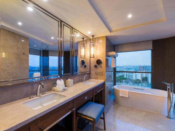 Novotel Shanghai Hongqiao : photo 5 de la chambre suite supérieure lit king-size