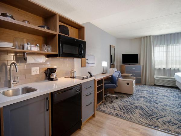 Candlewood Suites Columbia-Fort Jackson, an IHG Hotel : photo 9 de la chambre suite studio avec 2 lits queen-size
