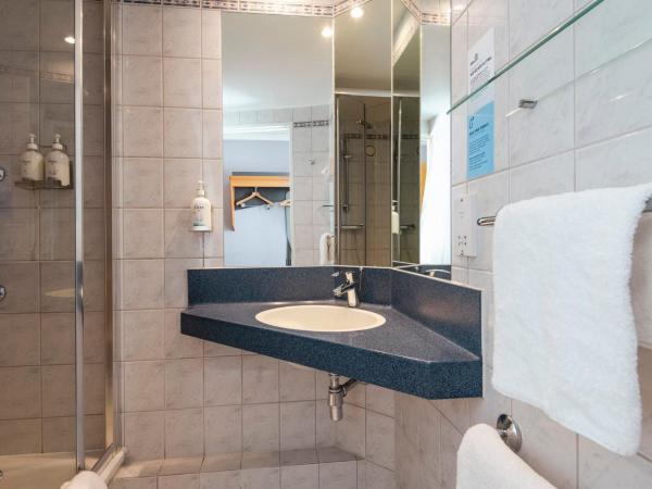 Holiday Inn Express - Glasgow - City Ctr Riverside, an IHG Hotel : photo 3 de la chambre chambre double standard avec canapé-lit