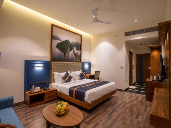 Raghu Mahal Hotel : photo 3 de la chambre chambre lit king-size