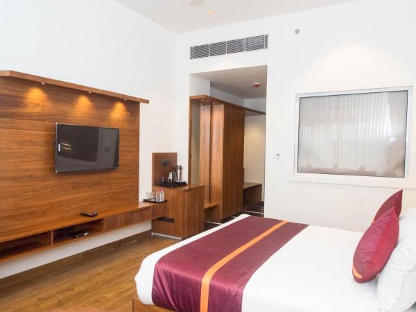 Raghu Mahal Hotel : photo 4 de la chambre chambre lit king-size