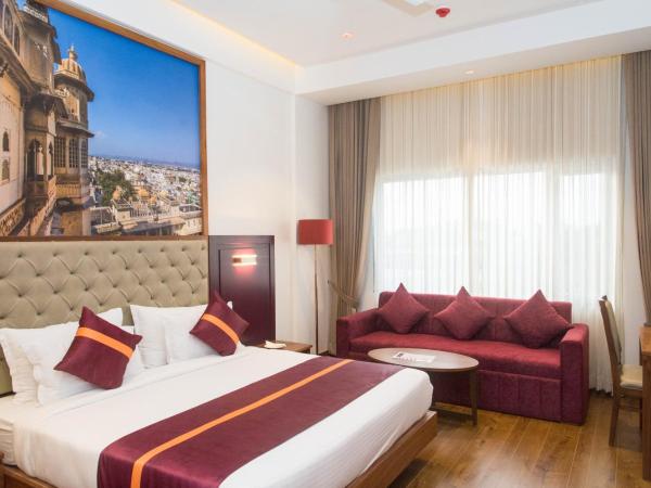 Raghu Mahal Hotel : photo 6 de la chambre chambre lit king-size