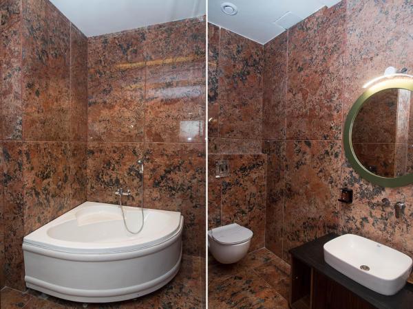 Raghu Mahal Hotel : photo 8 de la chambre suite lit king-size